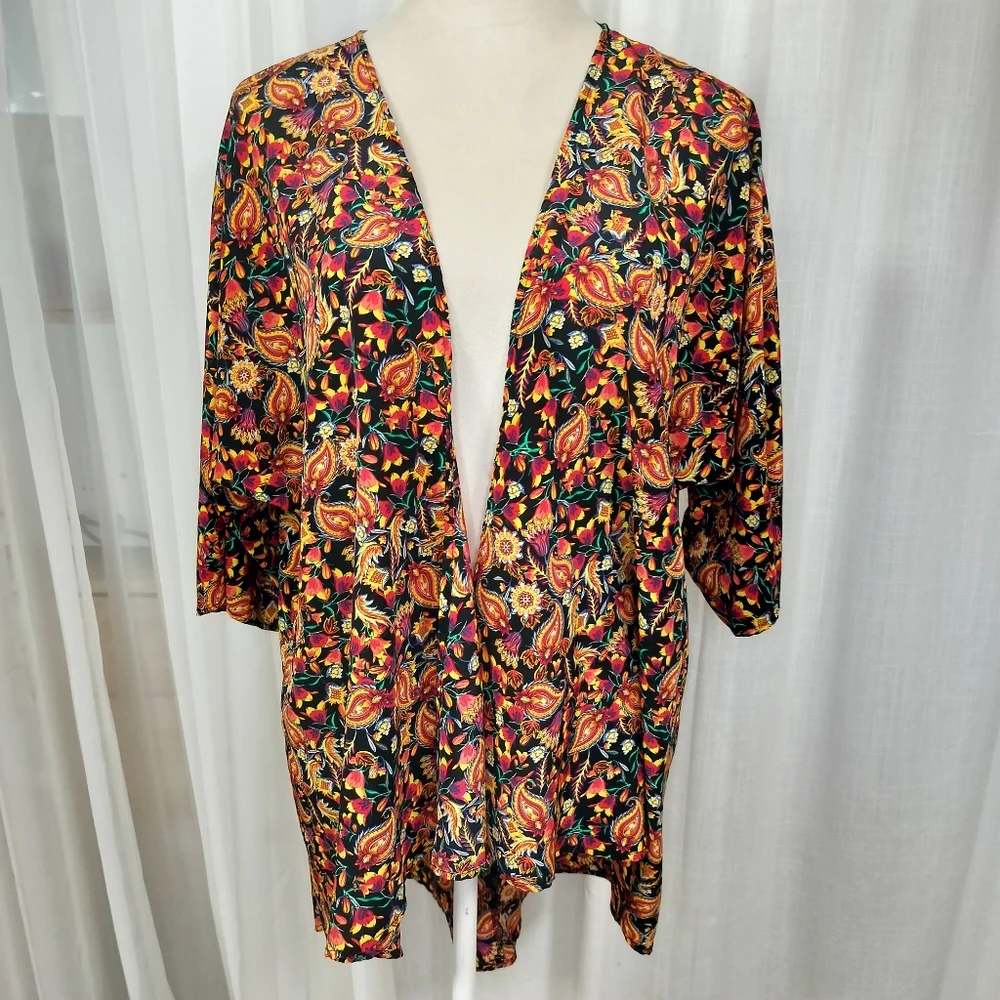 2/$30 LuLaRoe Lindsay Kimono Open Cardigan Shawl Size S‎ Oversized Satin Paisley